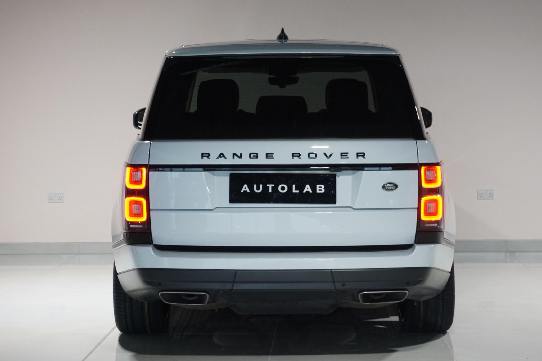 Land Rover Range Rover 2.0 P400e 13.1kWh Vogue SUV 5dr Petrol Plug-in Hybrid Auto 4WD Euro 6 (s/s) (404 ps)